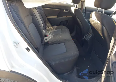 2016 Kia Sportage Lx z USA, uszkodzony, nr VIN KNDPBCAC2G7827213